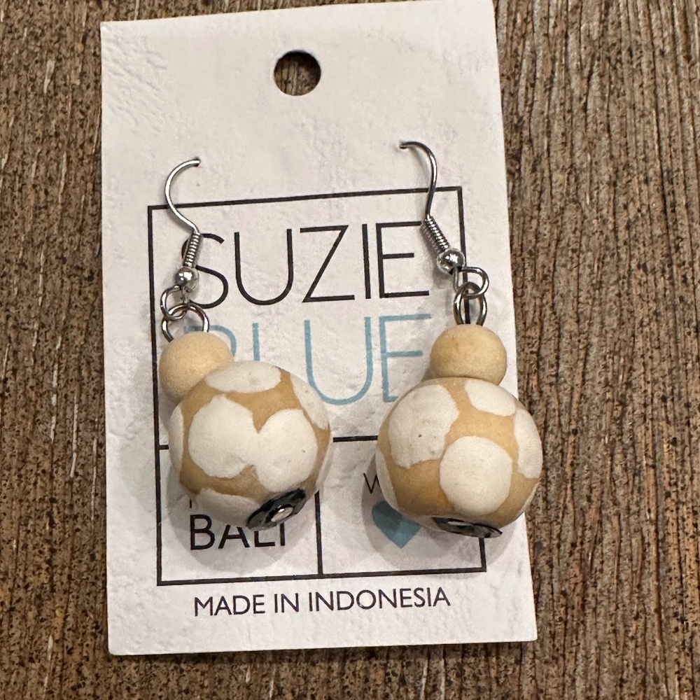 Ladies earrings -